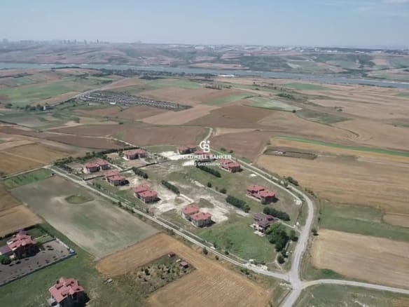 2c110483 3daf 4f76 9275 c8bba850456e