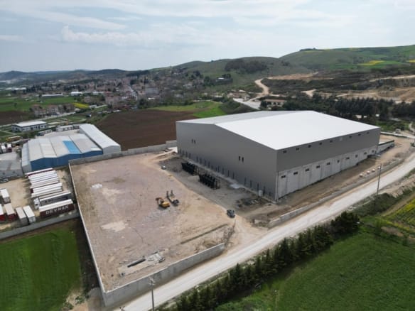 b0da4acc 4a16 4e18 be28 3e42d5249945